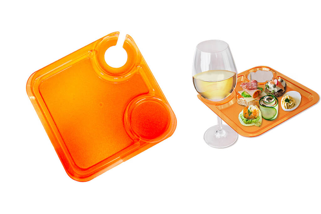 PARTY PLATE  WITH BEVERAGE HOLDER